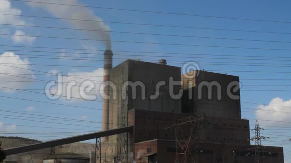 火电厂烟囱有害烟雾环境大气污染视频的预览图