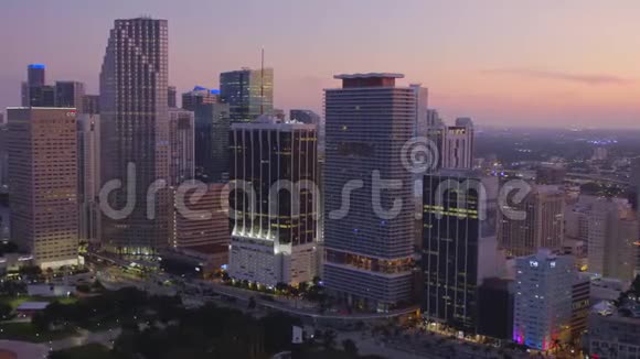 迈阿密航空商业区和住宅共管公寓4k60p镜头视频的预览图