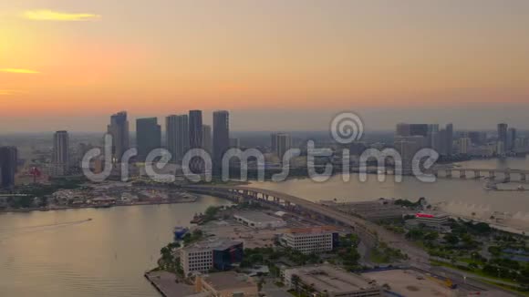 建立迈阿密市中心原港4k60p视频的预览图