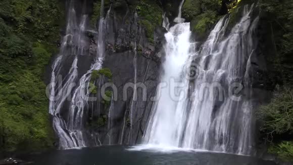 哈库苏瀑布视频的预览图