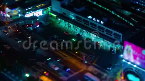 东京市区高角度倾斜倾斜倾斜的全景夜景视频的预览图