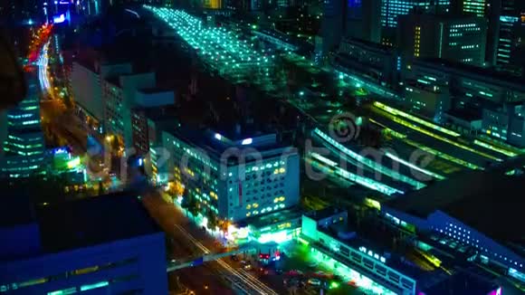 东京市区全景高角广景倾斜的夜晚时间视频的预览图