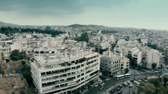 希腊雨天雅典的城市景观空中景观视频的预览图