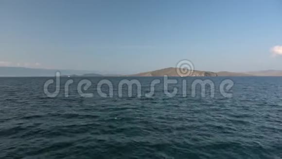 小海直上贝加尔湖的景观视频的预览图