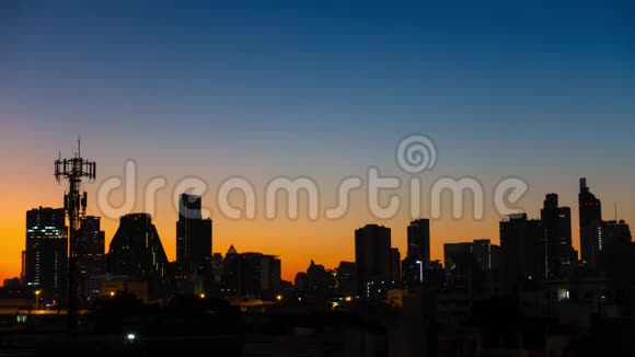 晚上空中城市空中场景亚洲商业亚洲亚洲户外云白天市中心首都城镇建筑地铁视频的预览图