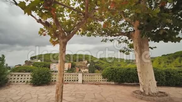 美丽的风景靠近卡拉拉市视频的预览图