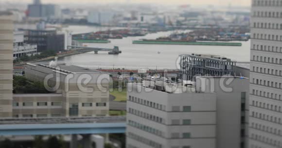 东京附近海湾地区的高角度视野白天中日多云视频的预览图