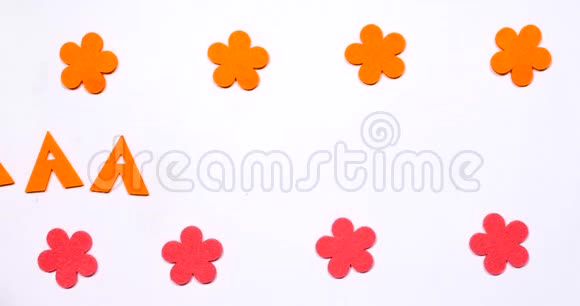 英语字母表中的橙色字母A在白色背景上跳舞的信视频的预览图