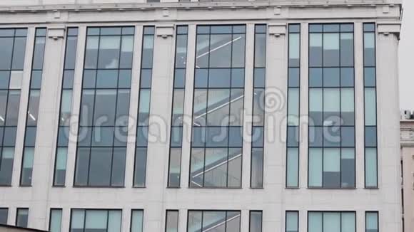 办公楼建筑几何建筑纹理楼梯窗户视频的预览图