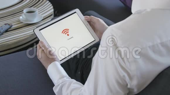 连接WiFi的平板电脑视频的预览图