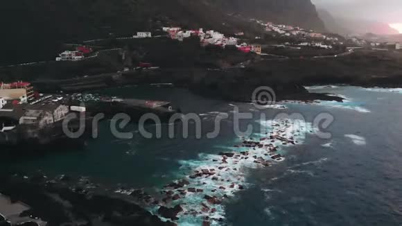 加拉奇科海岸从上面鸟瞰中的特内里夫西班牙视频的预览图