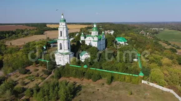 乌克兰绿色圆顶的奇妙修道院视频的预览图