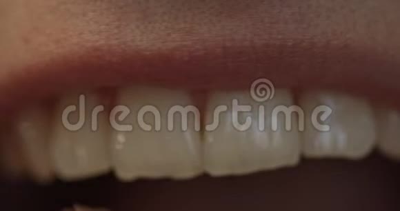 牙齿清洁和口腔卫生视频的预览图