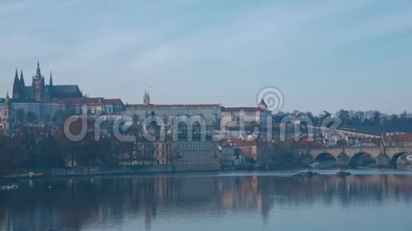 布拉格景观和河景景观旅游旅游欧洲理念拍摄红色4k10位颜色视频的预览图
