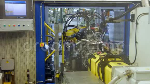 某汽车制造厂汽车发动机生产线质量控制视频的预览图