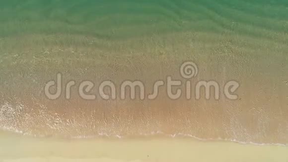 空中观景无人机拍摄热带海滩自上而下美丽的自然画面视频的预览图