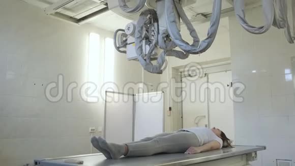 一家医院诊断实验室的隔离医用X光机视频的预览图