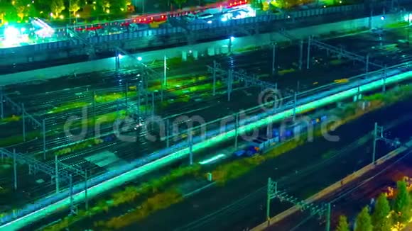 东京新川铁路高角度长镜头夜翻视频的预览图