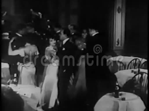 上世纪30年代在夜总会跳舞的情侣视频的预览图