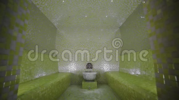 美丽的内部哈曼房间在水疗沙龙视频的预览图
