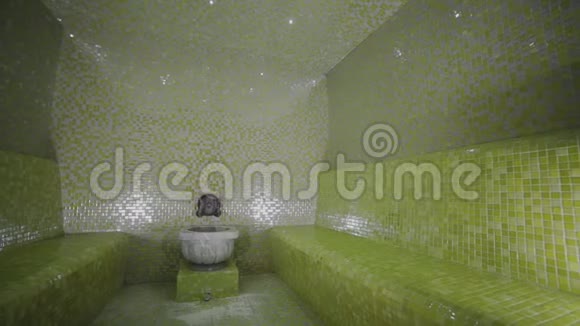 美丽的内部哈曼房间在水疗沙龙视频的预览图