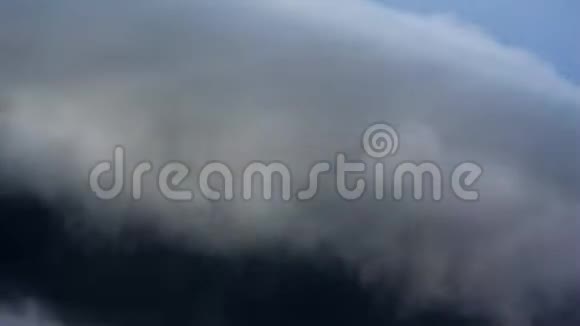 夏季时风云移动4K视频的预览图