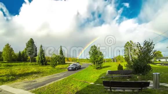 斯洛伐克VysokeTatry附近高塔特拉斯山脉的彩虹视频的预览图