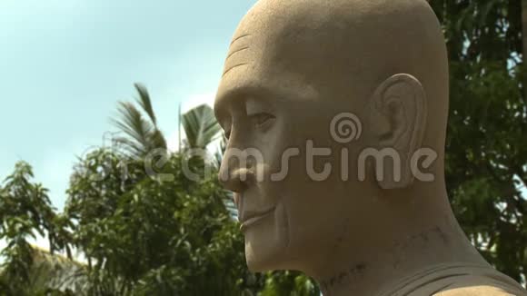 柬埔寨圣德佛教秃头雕塑视频的预览图