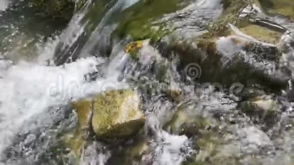 水流缓慢运动视频的预览图
