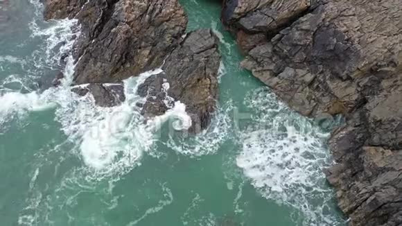 爱尔兰多阿多尼加尔的波击打罗兹吉尔彭斯视频的预览图