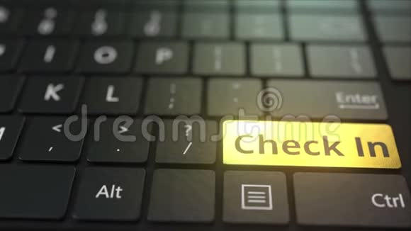 黑色电脑键盘和黄金签入键概念三维动画视频的预览图