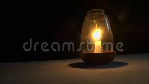 夜晚海滩上的蜡烛视频的预览图