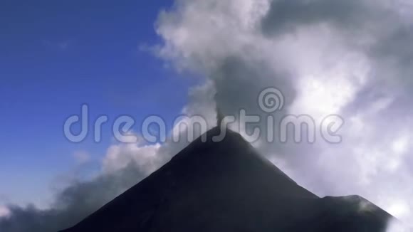 危地马拉福戈火山爆发全高清视频镜头视频的预览图