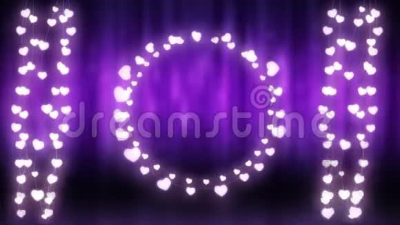 紫色背景上闪烁的圆圈和一串仙灯视频的预览图