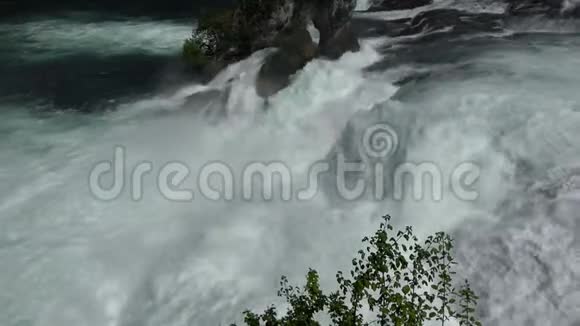 瑞士沙夫豪森的莱茵瀑布视频的预览图