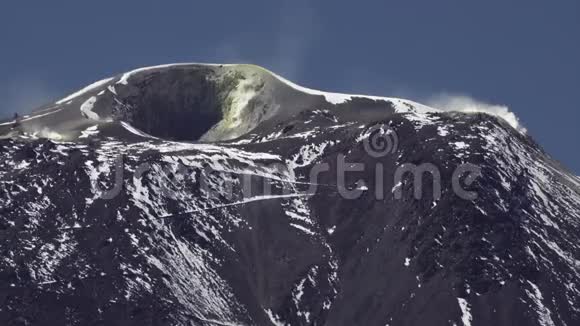 普塔纳火山口远景视频的预览图