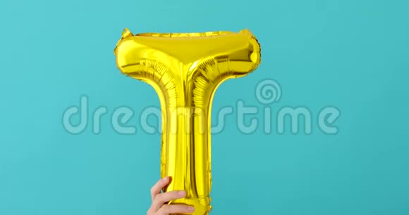 金箔字母T庆祝气球视频的预览图
