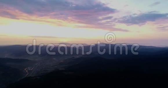 山中夏阳的日出K43视频的预览图