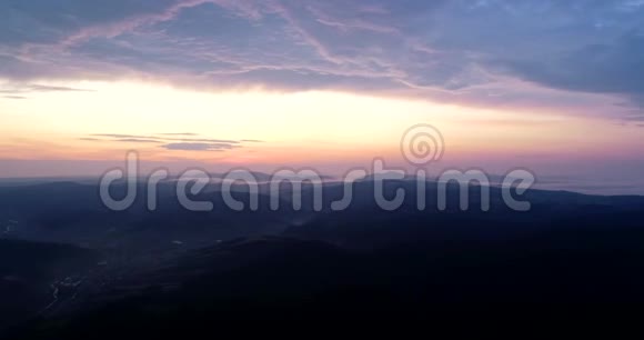 山中夏阳的日出K44视频的预览图