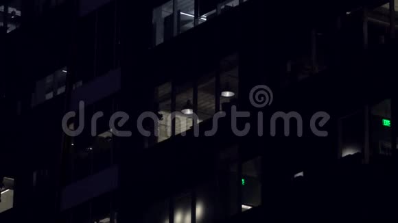 办公大楼高层窗户外视频的预览图