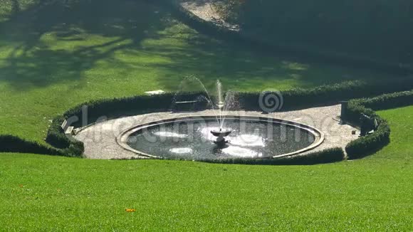 乌克兰乌曼索菲夫斯基公园七射流喷泉视频的预览图