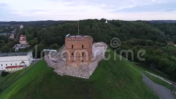 立陶宛维尔纽斯老城盖迪米纳斯城堡和旧城背景3视频的预览图