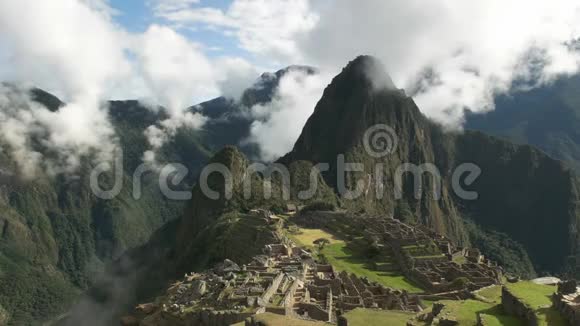 秘鲁雾蒙蒙的早晨失去了城市马丘比丘视频的预览图