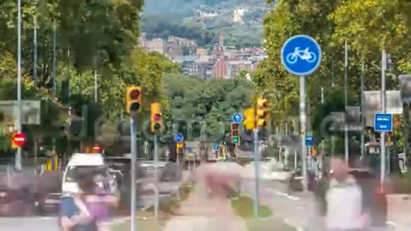 西班牙巴塞罗那的一日交通高峰视频的预览图