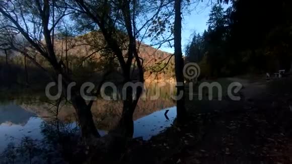 意大利拉吉迪抚辛湖前行观光视频的预览图