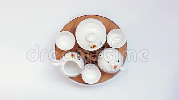 白色中国传统茶具放大白色背景视频的预览图