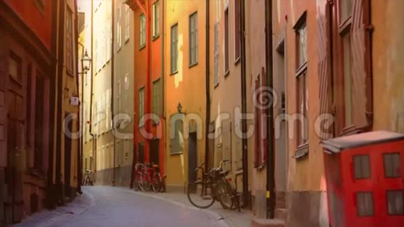 意大利的小巷里有五颜六色的房子复古街视频的预览图