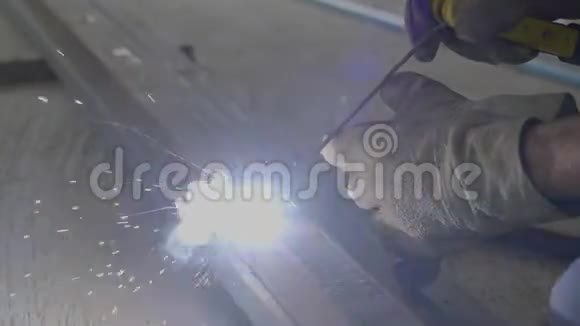 慢动作电焊钢视频的预览图
