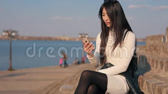 亚洲女人独自自拍视频的预览图