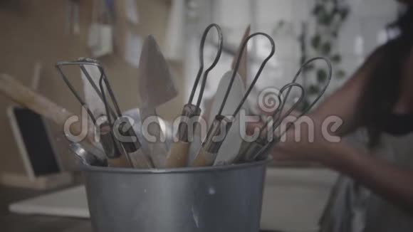 陶器工具工场陶工师傅视频的预览图